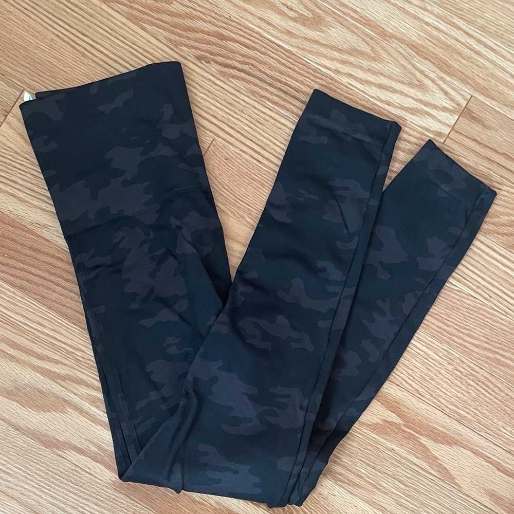 SPANX Women’s Dark Camouflage Leggings